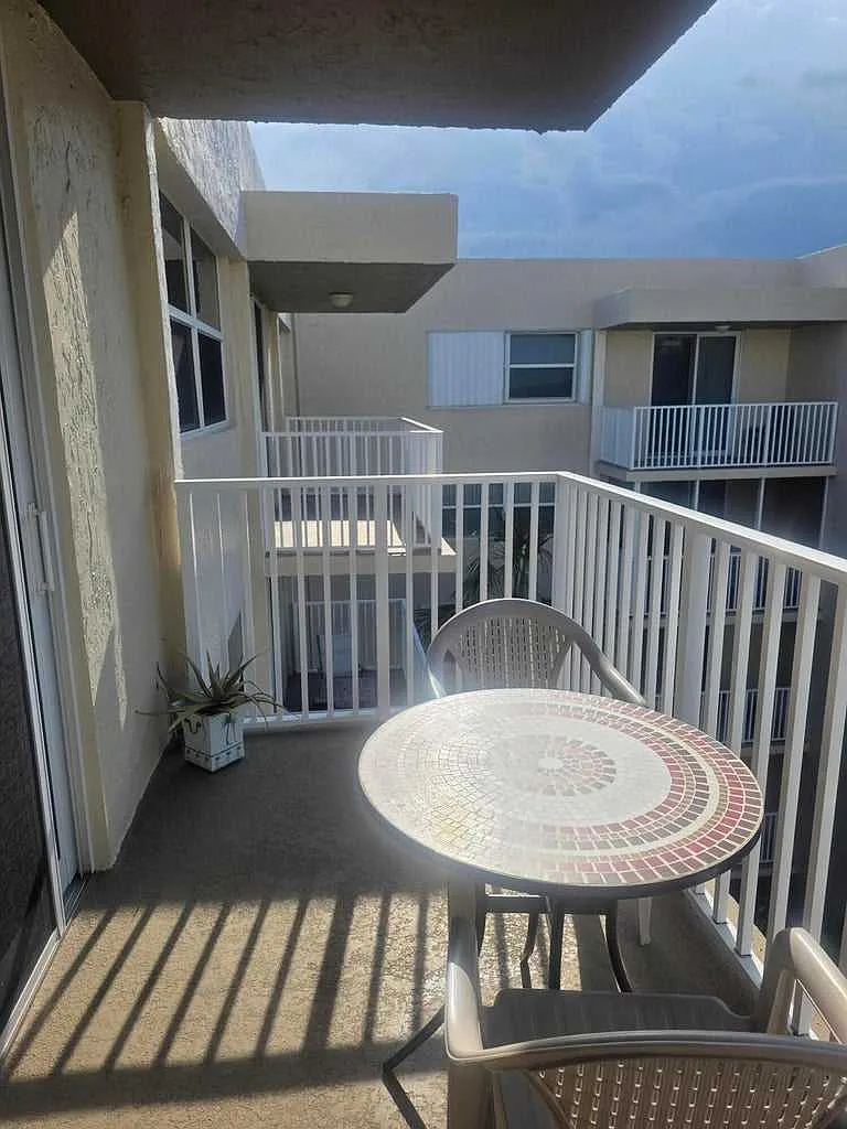 1 bed, 1.5 bath, $2,300 — Photo 4