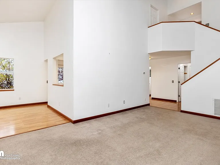 1831 Commodore Dr — Photo 3