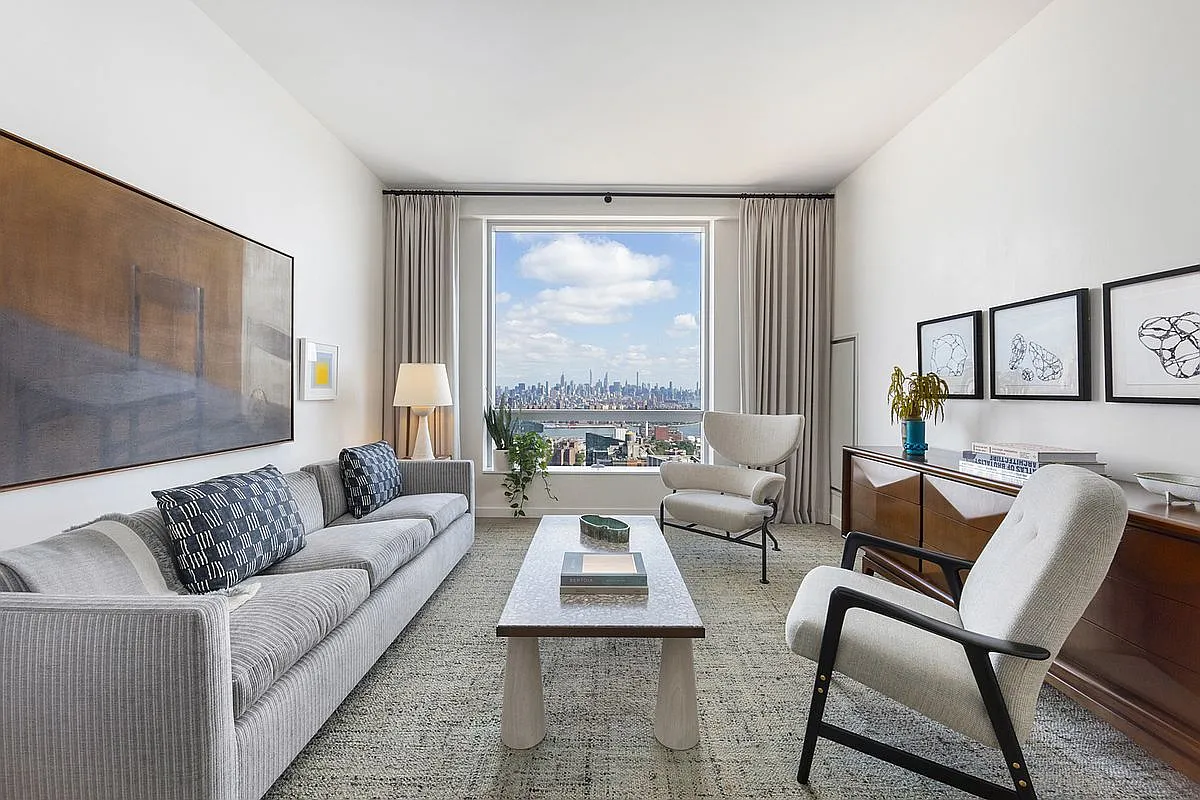 1 City Point APT 66B photo 1