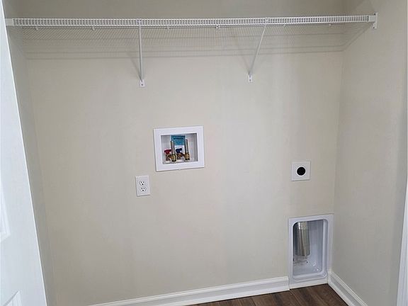 4th image of 1549 Azalea Dr