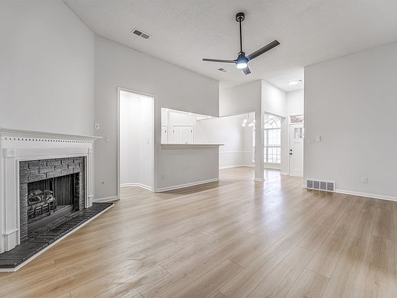 4th image of 10133 Lynham Dr