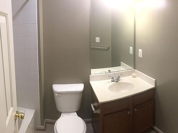 Upstairs full bathroom