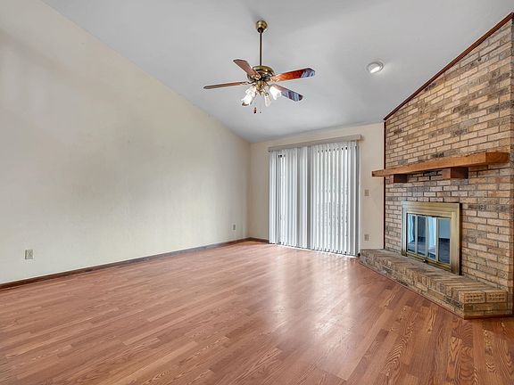 3rd image of 2431 Manzanita Ct #C
