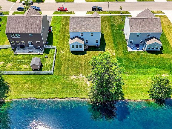 5th image of 37 Thoreau Dr