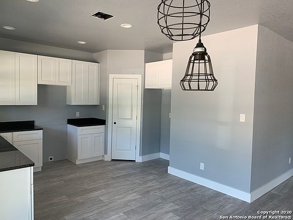 3rd image of 740 Circleview Dr
