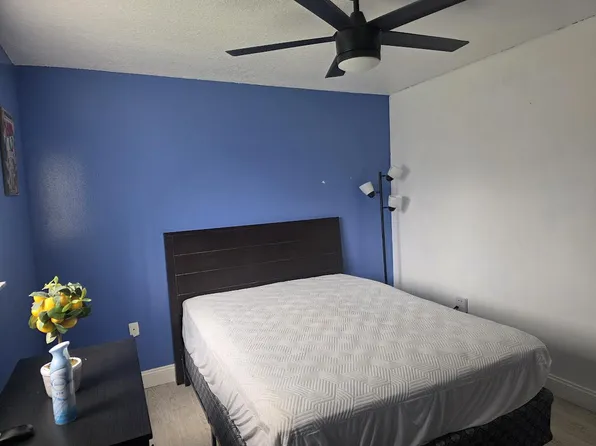 9710 NW 24th St, Sunrise, FL 33322