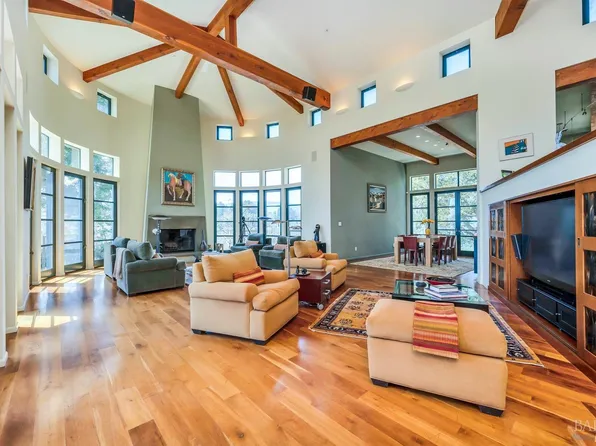 1101 Brittany Lane, St. Helena, CA 94574