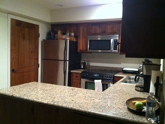 2nd image of 801 W Hawthorn St Unit 205