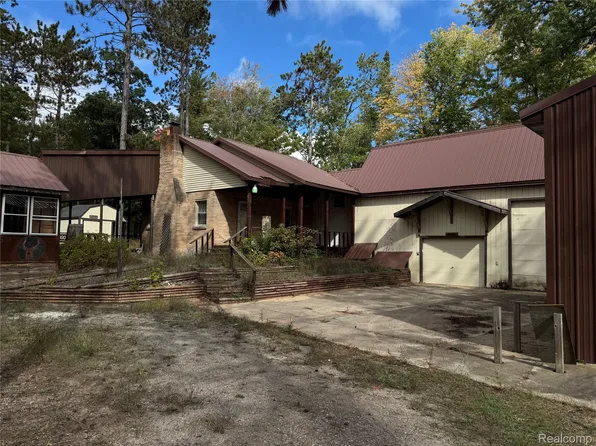 9246 Outing Pl, Grayling, MI 49738