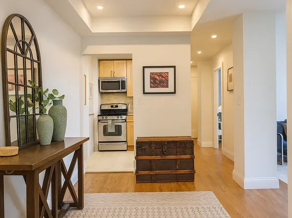 111 Hicks Street image 4 of 17