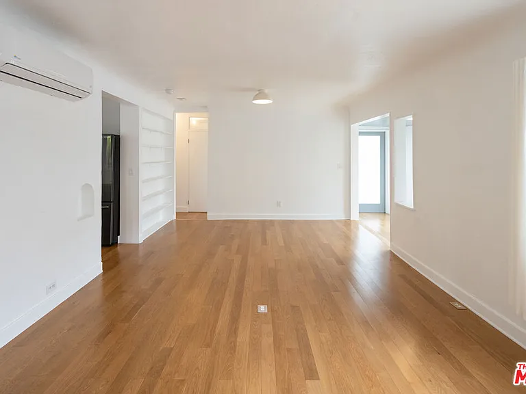 734 Pier Ave — Photo 9