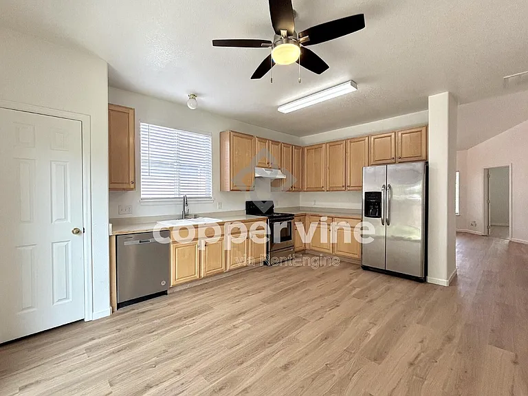 13955 E 105th Ave — Photo 4
