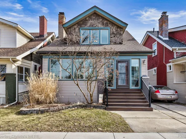 1156 Wayburn St, Grosse Pointe Park, MI 48230