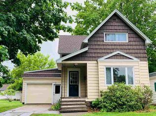 509 W B St, Iron Mountain, MI 49801