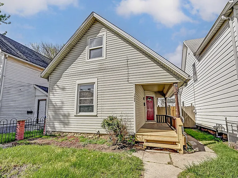 1257 Leonhard St — Photo 3