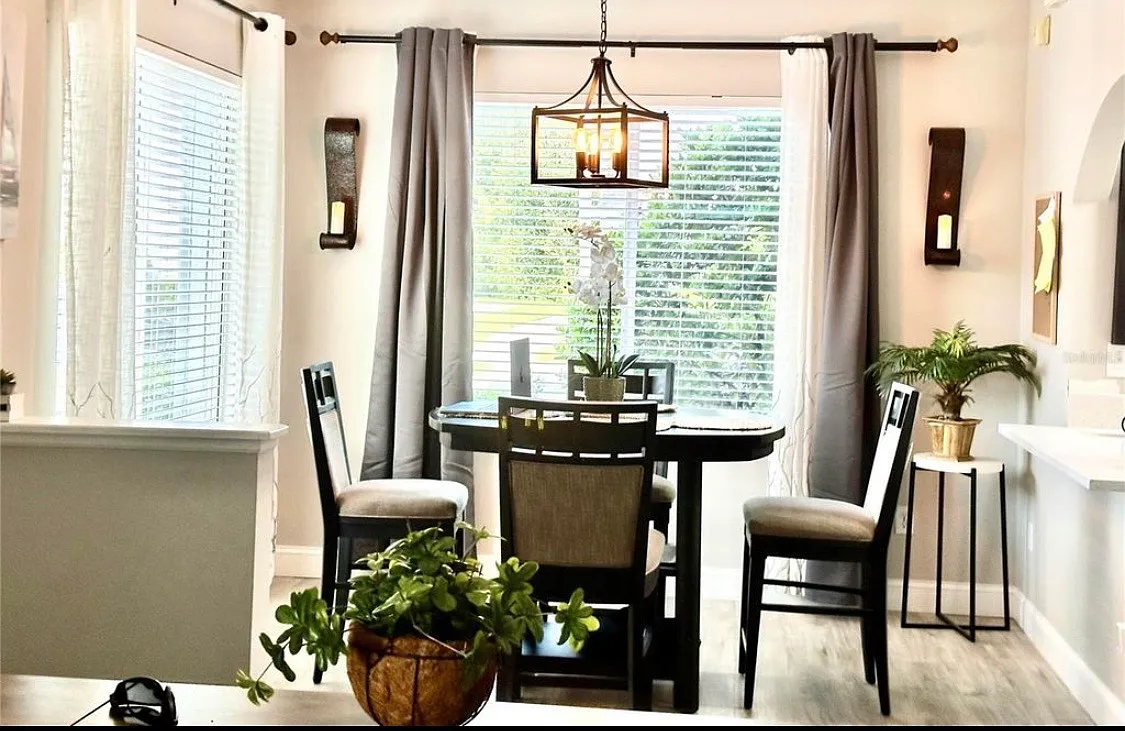 3 bed, 1364 sqft, $2,200 — Photo 4