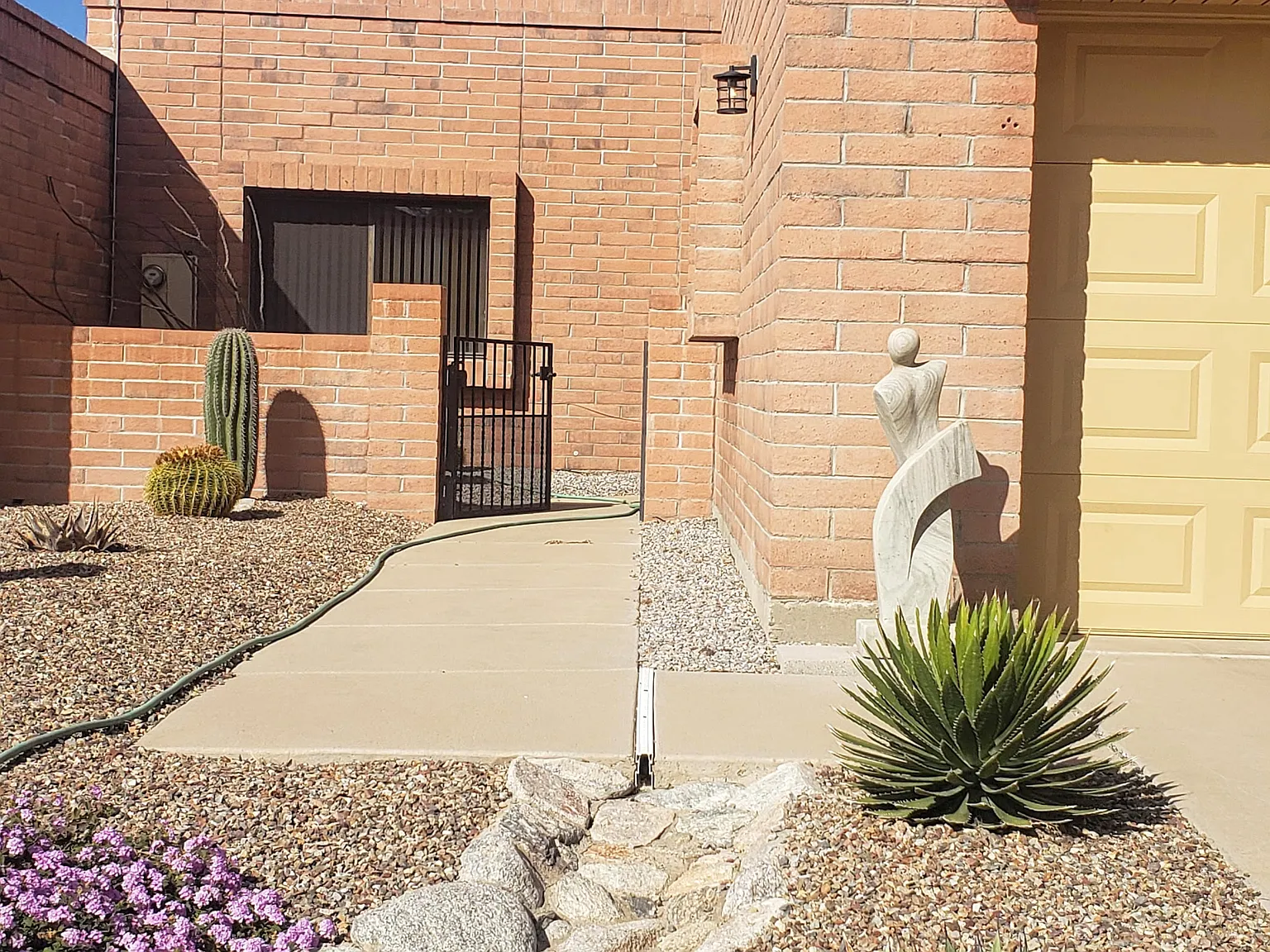 3 bed, 1650 sqft, $3,000 — Photo 2