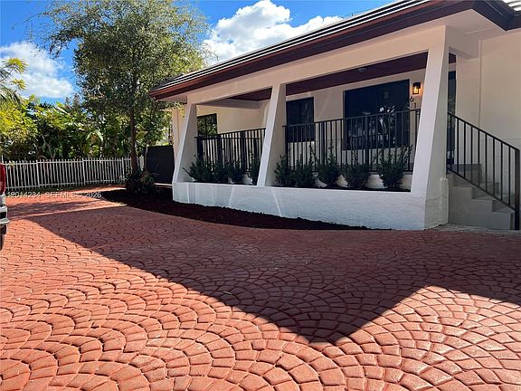 3rd image of 6150 SW 16th St