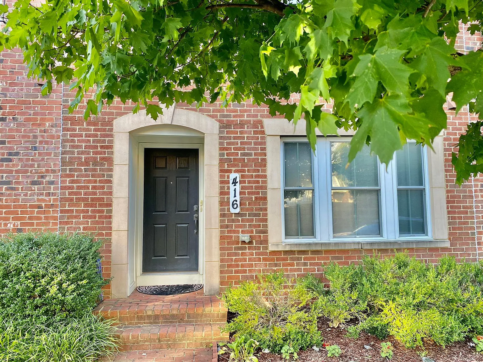 4 bed, 3.5 bath, 2200 sqft, $3,400 — Photo 1