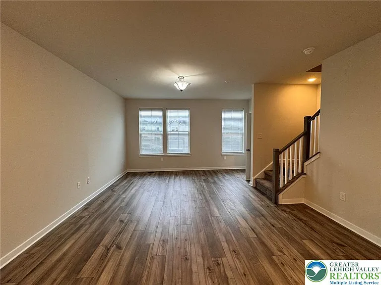7634 Clayton Ave — Photo 10
