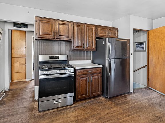 5th image of 1943 S Huron Rd