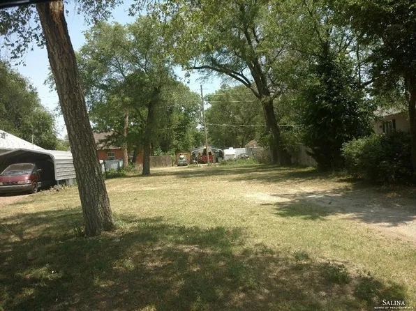 736 N 5th St, Salina, KS 67401