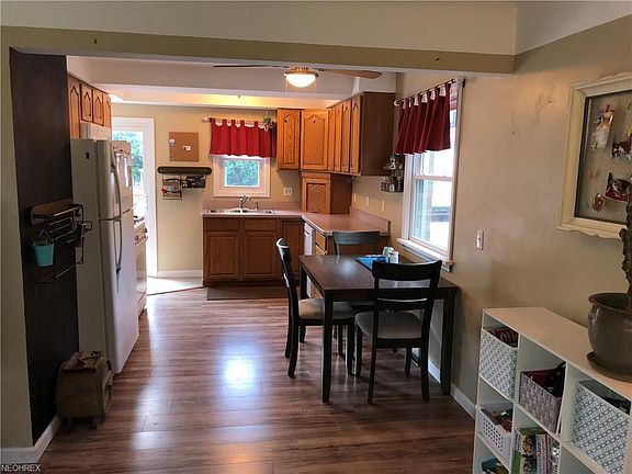 4th image of 37899 Lorie Blvd
