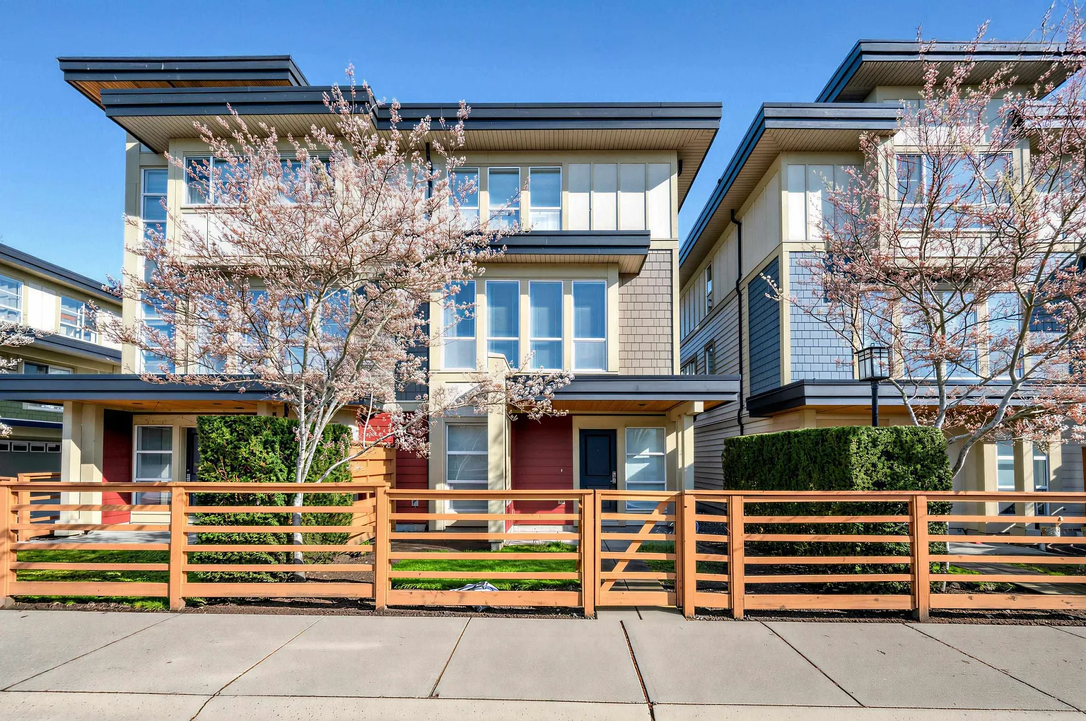 19477 72a Ave #79 photo 1