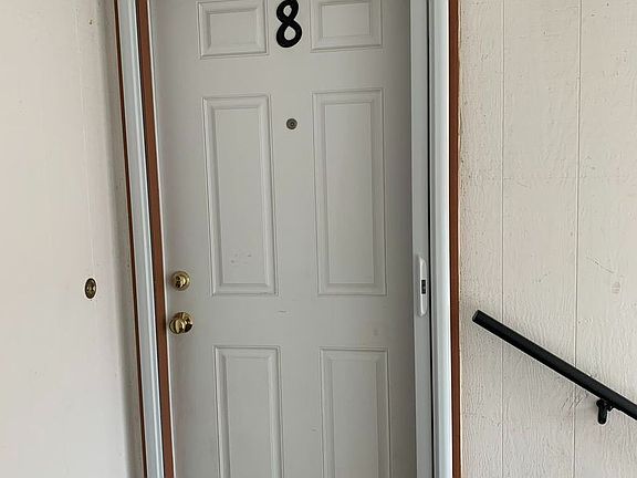 3rd image of 400 W McLoughlin Blvd #8