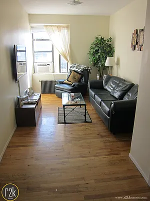 Rented by Realty 2000 Corp | media 30