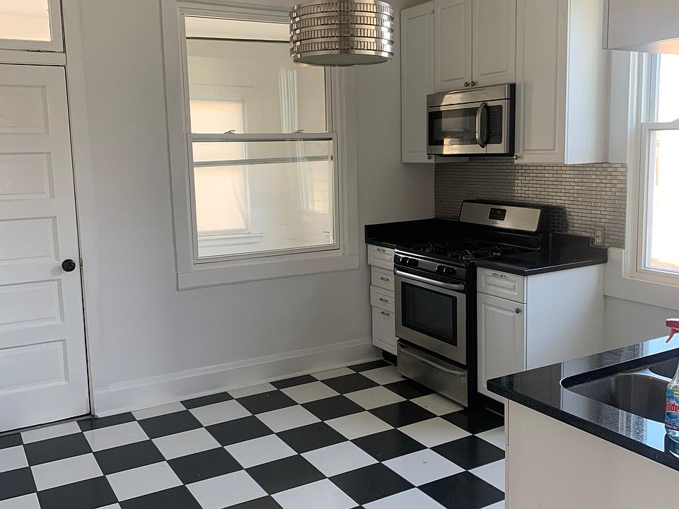 1st image of 5152 W Montrose Ave #2
