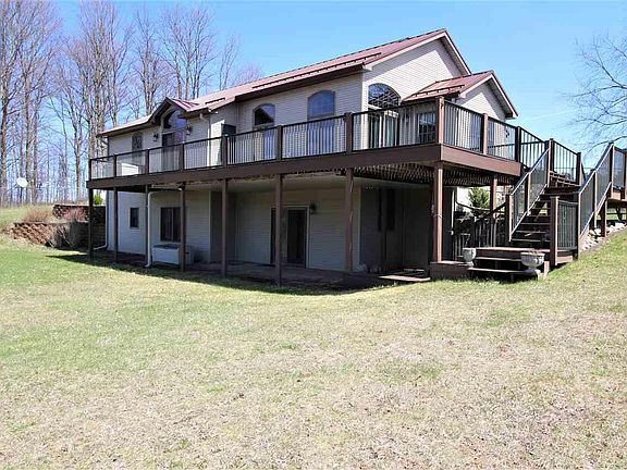3rd image of 2879 N Mackinaw Trl