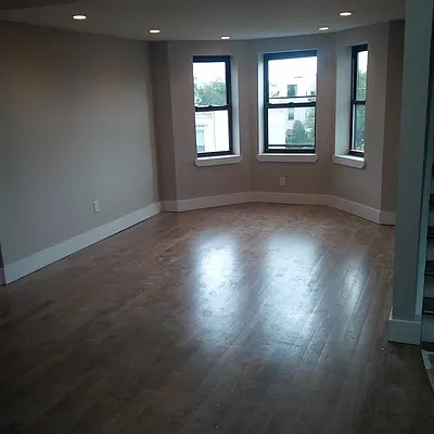 Rented by Space Link Realty | media 64