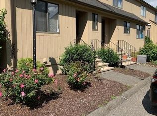 17 Avon Ct UNIT 17, Beacon Falls, CT 06403