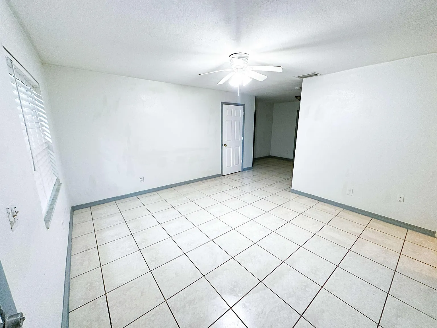 3 bed, 1195 sqft, $1,650 — Photo 1