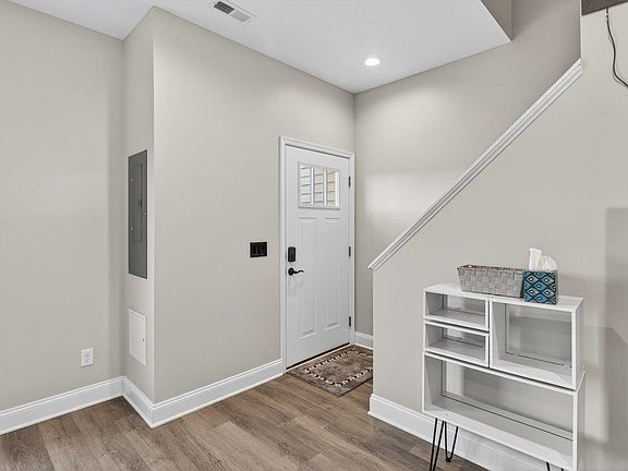 4th image of 612 Zephyr Dr