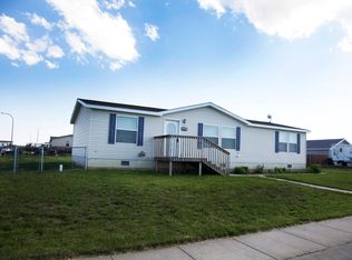 2402 Applecreek St, Gillette, WY 82716