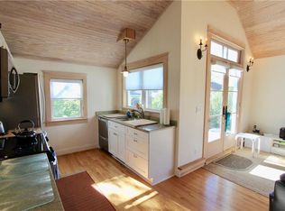 97 Tuckerman Ave, Middletown, RI 02842