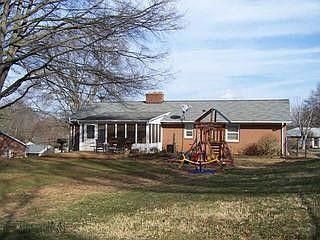 FENCED YARD/SCREENED PORCH & DECK