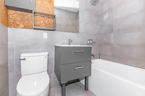 Rented by MySpaceNYC | media 8