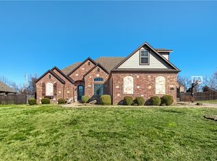 231 Florence Dr, Centerton, AR 72719