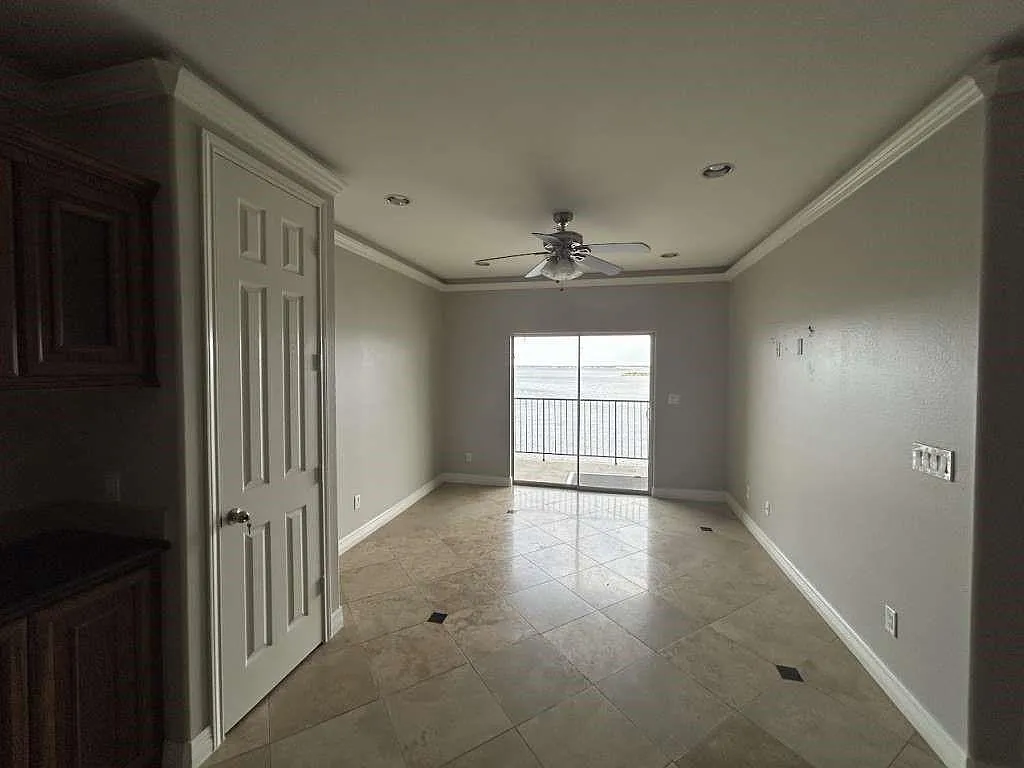 2 bed, 2.0 bath, 1188 sqft, $1,895 — Photo 3