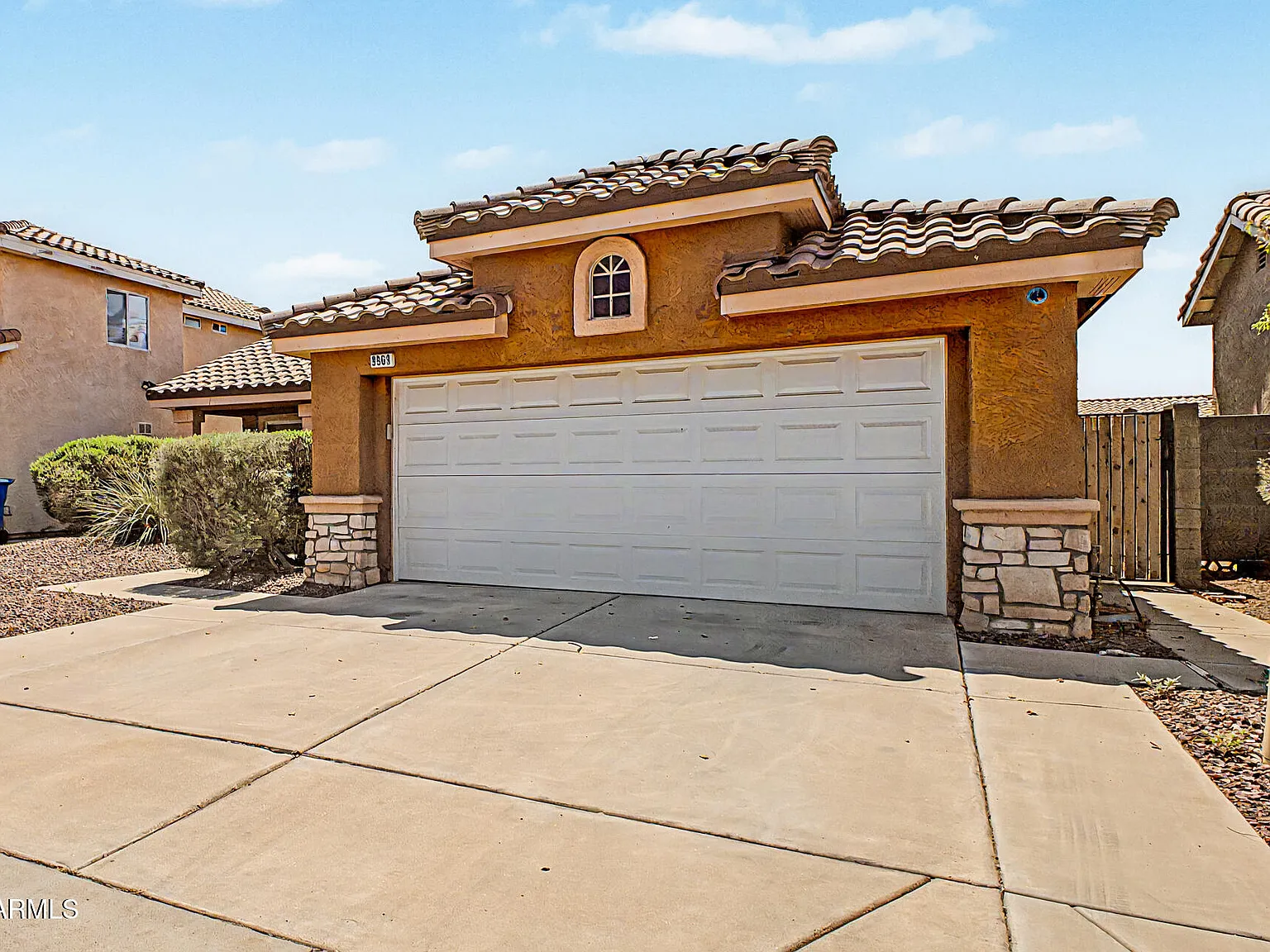 3 bed, 2.0 bath, 1417 sqft, $1,900 — Photo 3