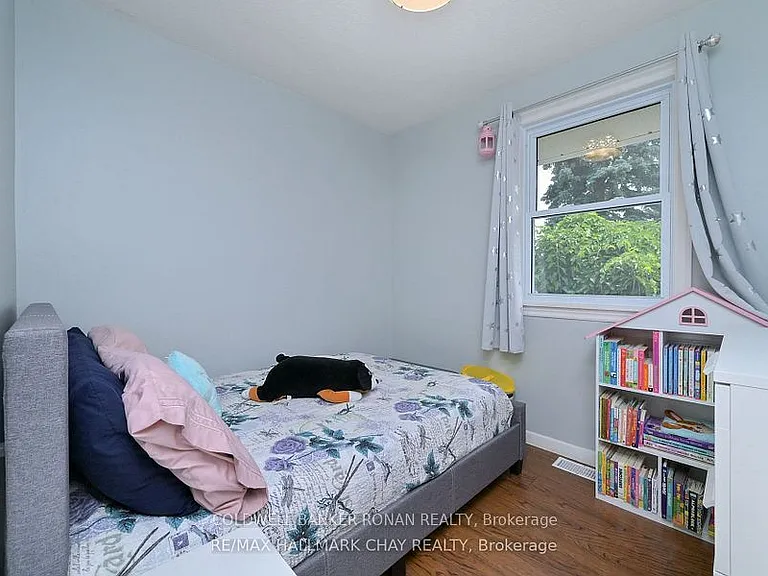 8 Doner St #UPPER LEVEL — Photo 9