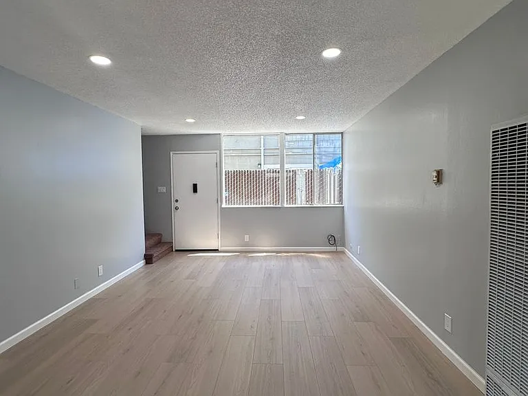 955-959 Joaquin Ave — Photo 5
