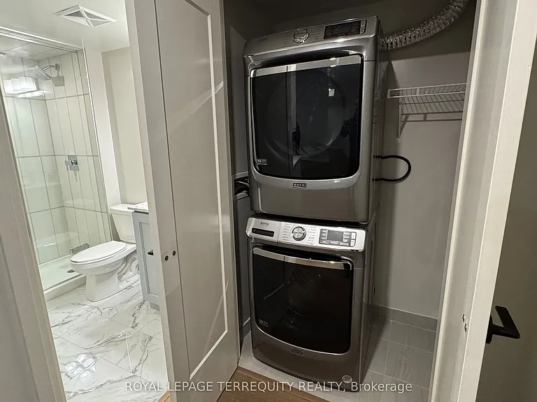 1415 Dundas St E #403 — Photo 7