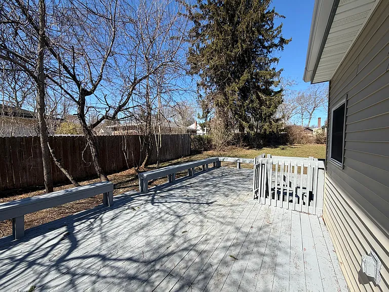 Pansy Rd — Photo 20