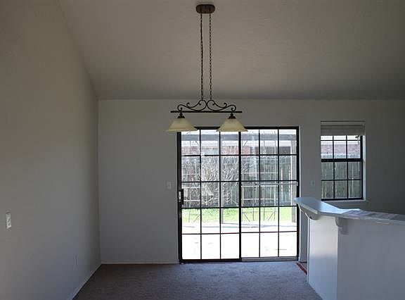 4th image of 4029 SW Sunflower Ln