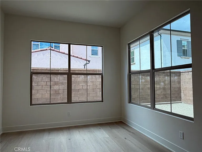 208 Maricopa — Photo 11