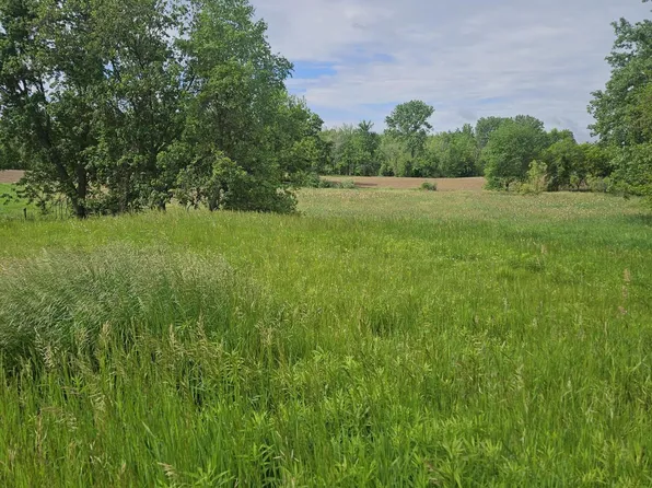 10800 Crooked Lake Dr NE, Rockford, MI 49341